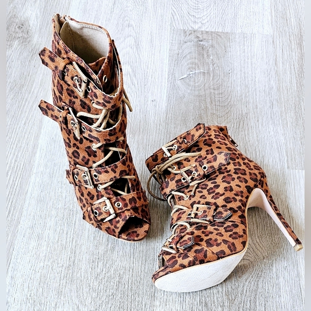 Size 7 Chase & Chloe Leopard Print Lace-Up Stiletto Booties